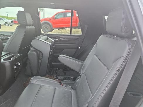 Used 2022 GMC Yukon Denali w/ Denali Premium Package AWD/4WD image 14