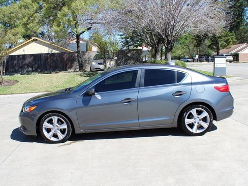Used 2013 Acura ILX w/ Technology Package image 1
