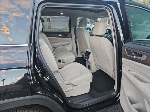 New 2026 Volkswagen Atlas SEL image 31