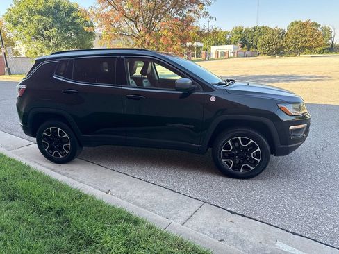 Used 2020 Jeep Compass Trailhawk AWD/4WD image 4