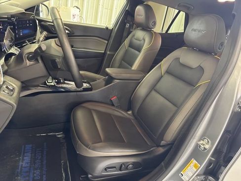Used 2025 Chevrolet Trax ACTIV FWD image 40