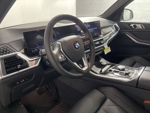 Used 2024 BMW X5 xDrive40i w/ Parking Assistance Package AWD/4WD image 14
