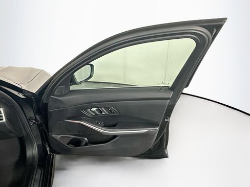 Used 2025 BMW 330i Sedan image 31