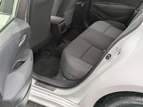 Used 2021 Toyota Corolla LE image 21