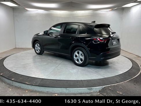 Certified 2025 Honda HR-V LX image 3