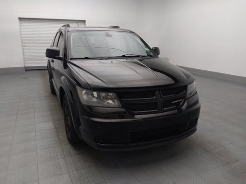 Used 2020 Dodge Journey SE w/ SE Popular Equipment Group FWD image 14