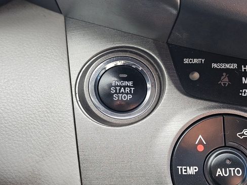 Used 2010 Toyota RAV4 Limited image 9