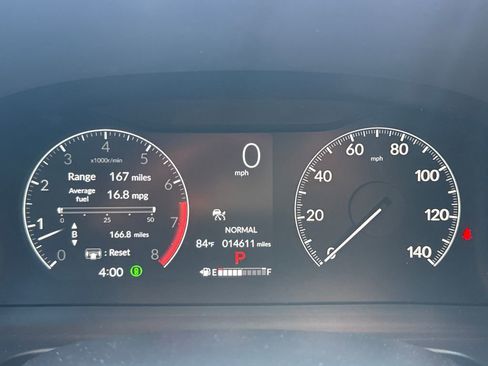 Used 2025 Honda Pilot Touring image 21