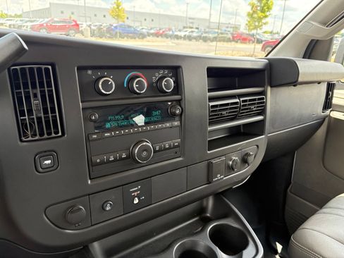Used 2016 Chevrolet Express 2500 RWD image 18
