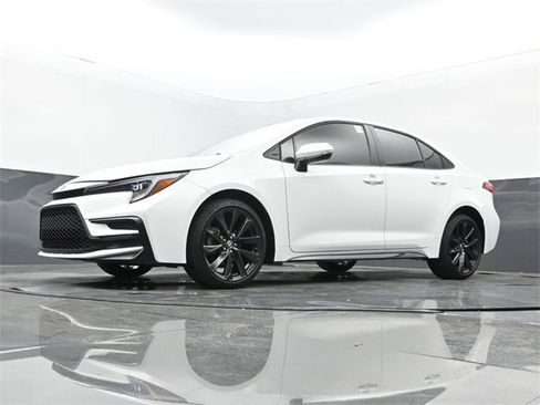 Used 2024 Toyota Corolla SE image 27