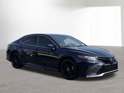 Used 2022 Toyota Camry XSE image 12