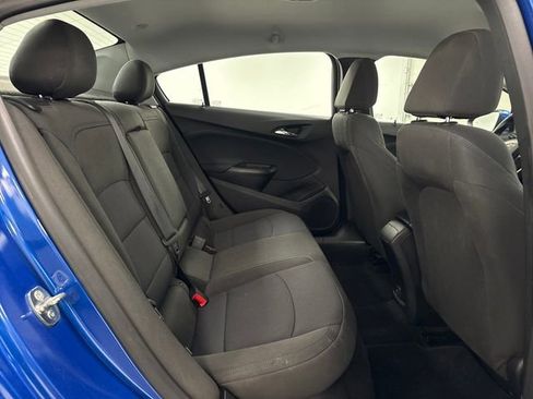 Used 2019 Chevrolet Cruze LT image 20