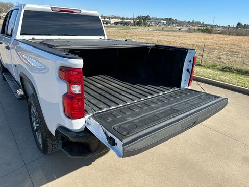 Used 2024 Chevrolet Silverado 2500 Custom w/ Custom Value Package image 22