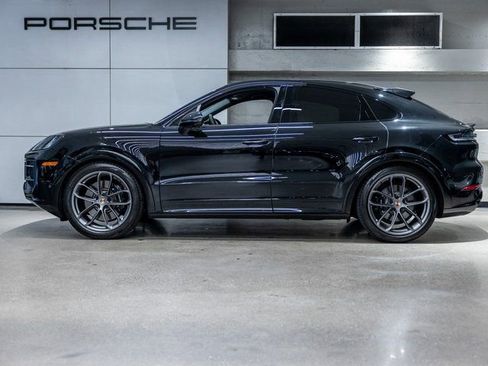 Certified 2025 Porsche Cayenne GTS image 2