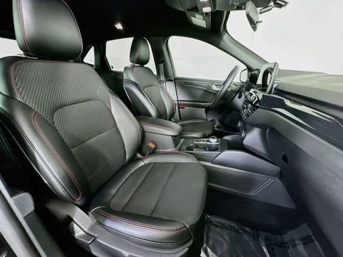 Certified 2025 Ford Escape ST-Line AWD/4WD image 15