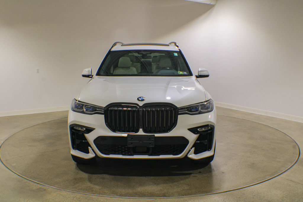 Used 2020 BMW X7 M50i w/ Dynamic Handling Package AWD/4WD image 9