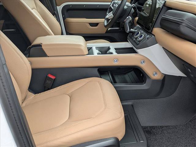 New 2026 Land Rover Defender 130 X-Dynamic SE AWD/4WD image 18