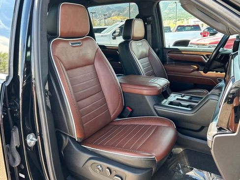 Used 2024 GMC Sierra 3500 Denali Ultimate image 17