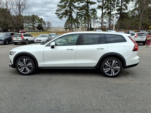 New 2026 Volvo V60 B5 Cross Country Plus w/ Protection Package Premier image 7