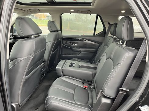 Certified 2023 Honda Pilot Touring image 13