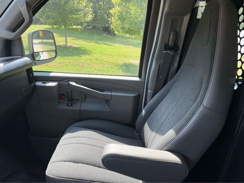 Used 2024 GMC Savana 2500 w/ Driver Convenience Package RWD image 20