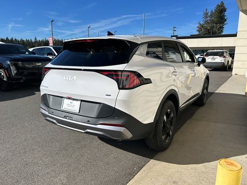 New 2026 Kia Sportage LX image 4