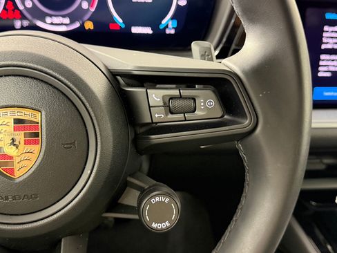 New 2026 Porsche Cayenne image 23