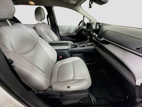 Certified 2026 Toyota Sienna LE FWD image 29