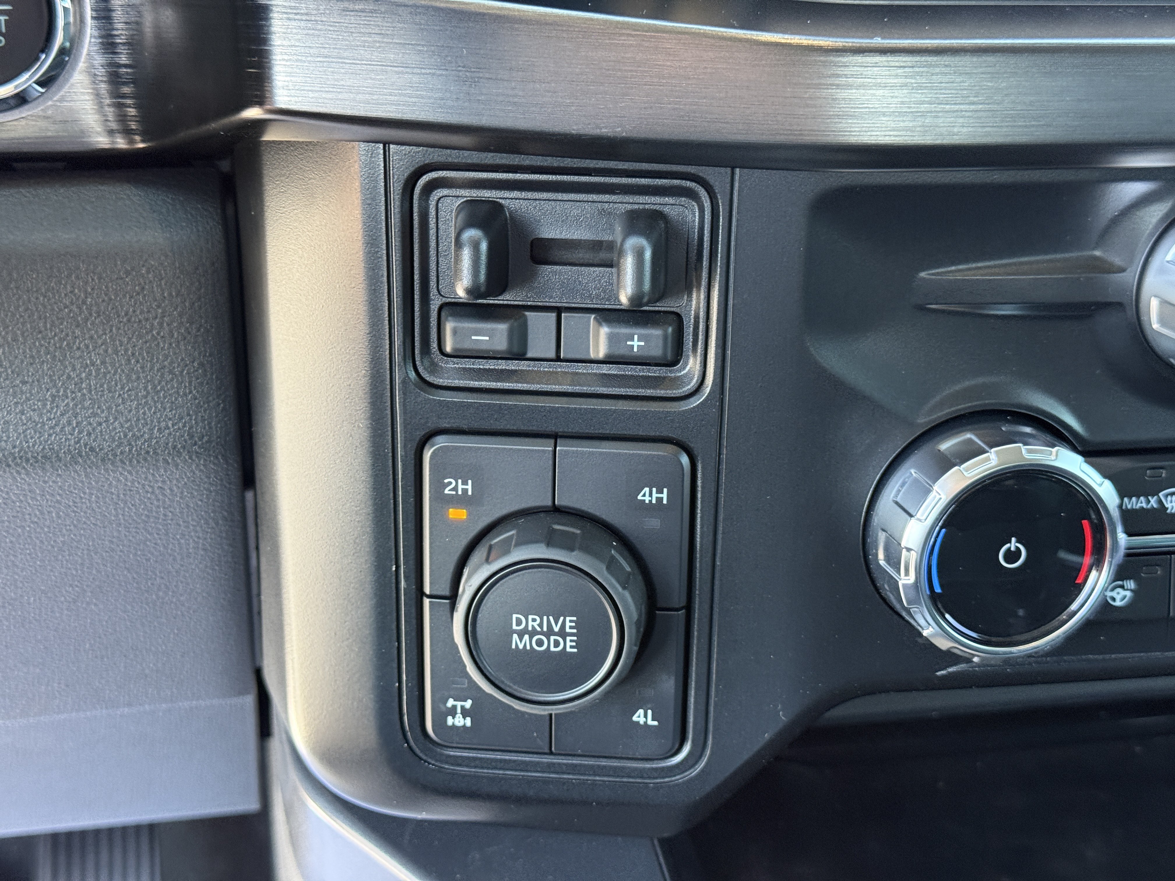 Used 2024 Ford F250 Lariat w/ Lariat Ultimate Package AWD/4WD image 27