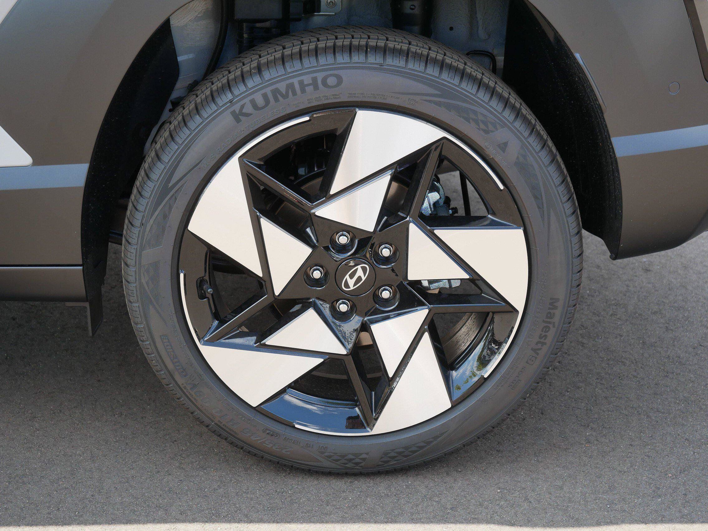 New 2026 Hyundai Kona Limited AWD/4WD image 4
