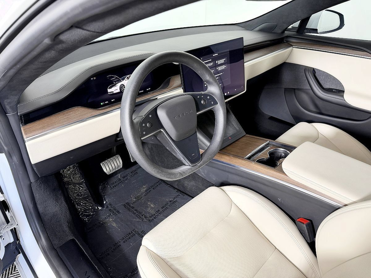 Used 2022 Tesla Model S AWD/4WD image 32
