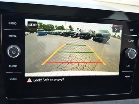 New 2025 Volkswagen Taos SE image 12