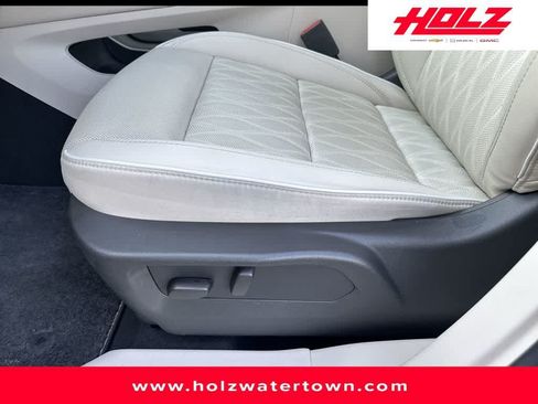 Certified 2023 Buick Envision Avenir AWD/4WD image 9