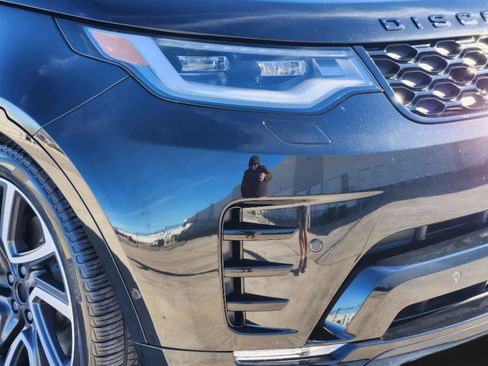 Certified 2025 Land Rover Discovery Dynamic SE image 36