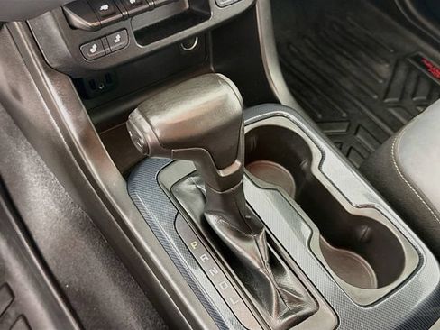 Used 2019 Chevrolet Colorado Z71 AWD/4WD image 17