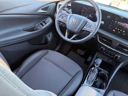 Certified 2025 Buick Encore GX Preferred w/ Comfort Package FWD image 15