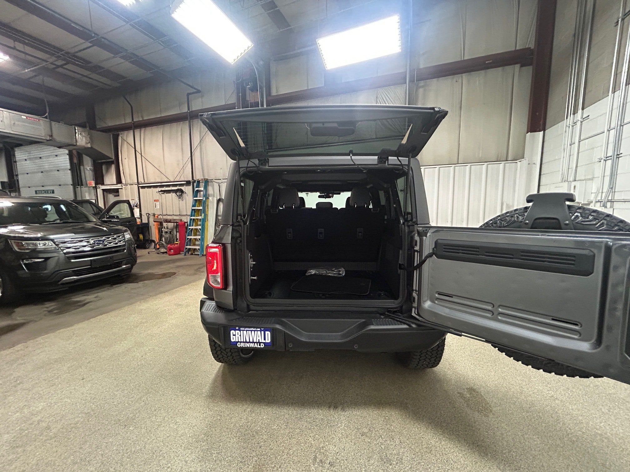 Used 2025 Ford Bronco Big Bend w/ Black Diamond Package AWD/4WD image 30