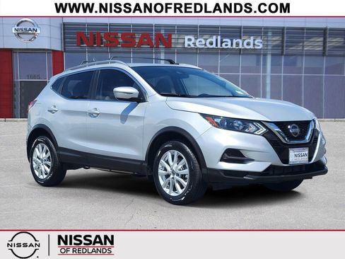 Used 2020 Nissan Rogue Sport SV FWD image 1