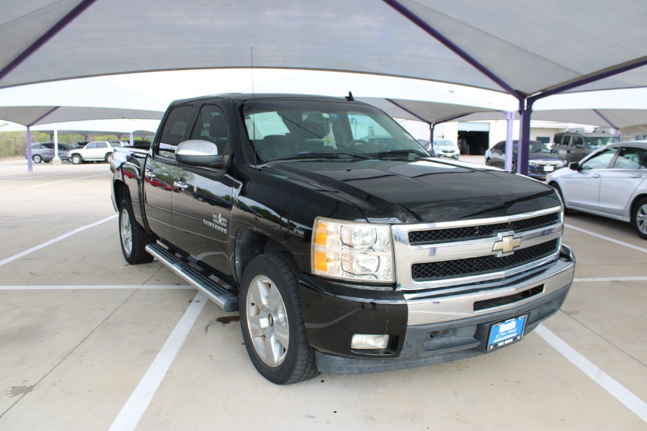Used 2010 Chevrolet Silverado 1500 LT w/ Texas Edition RWD image 8