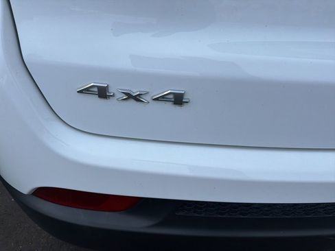 Used 2023 Jeep Compass Limited image 4