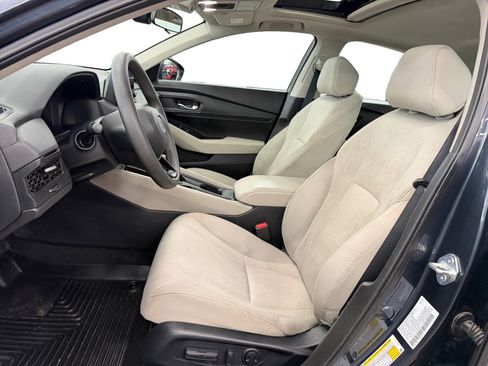 Used 2023 Honda Accord EX image 9