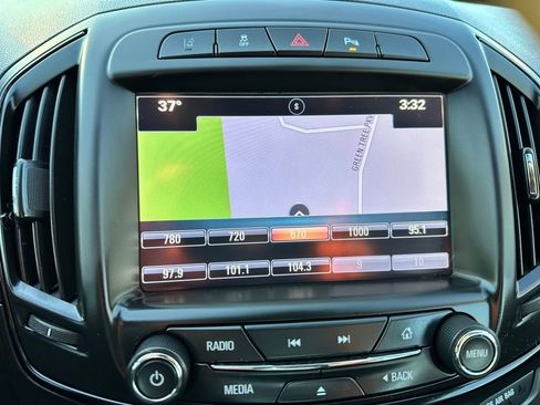 Used 2016 Buick Regal Premium w/ Driver Confidence Package #2 image 19