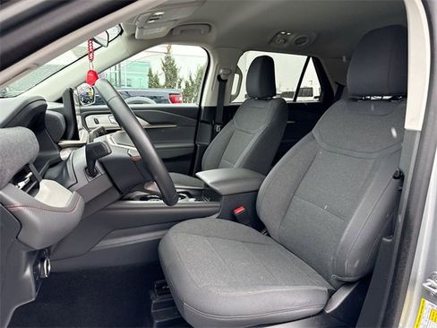 Used 2025 Ford Explorer Active image 11