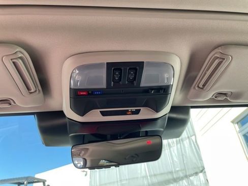 Used 2025 Subaru Crosstrek 2.5i Limited w/ Popular Package #4A image 18