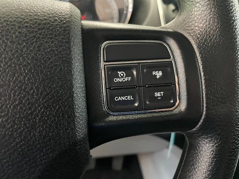 Used 2017 Dodge Grand Caravan SE FWD image 11