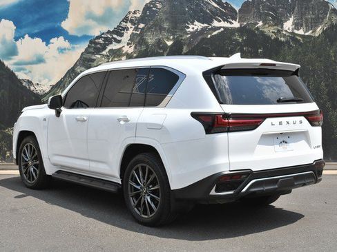 Used 2024 Lexus LX 600 F Sport AWD/4WD image 9