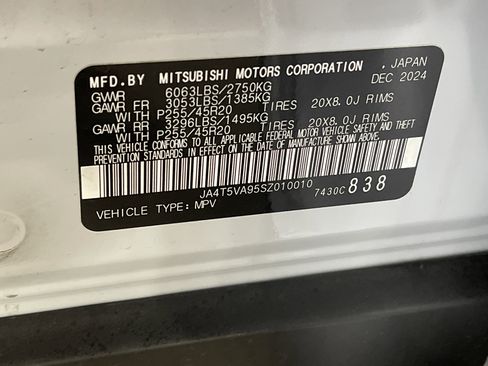 Used 2025 Mitsubishi Outlander SE image 29