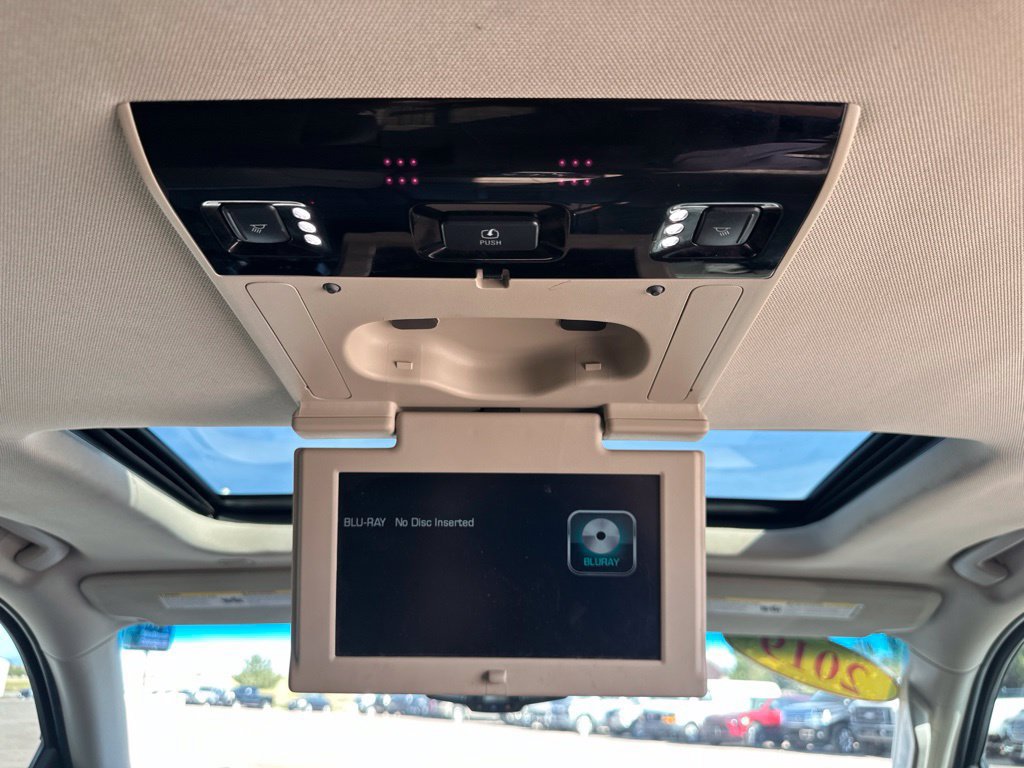 Used 2019 Chevrolet Suburban Premier AWD/4WD image 33