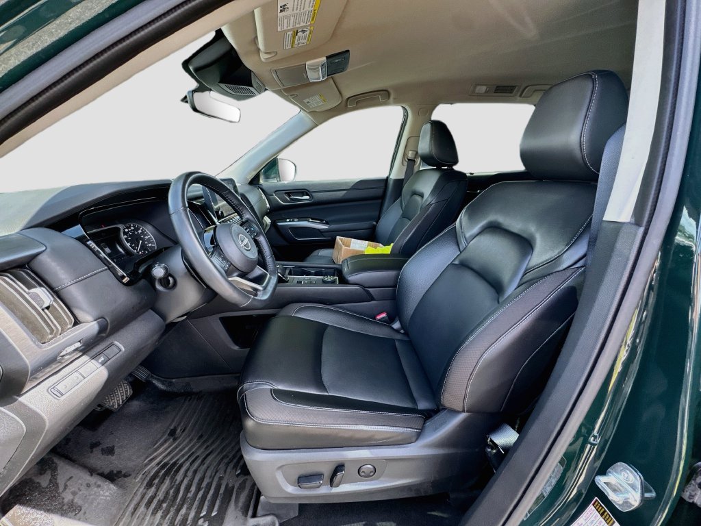 Used 2024 Nissan Pathfinder SL w/ Black Appearance Package AWD/4WD image 22