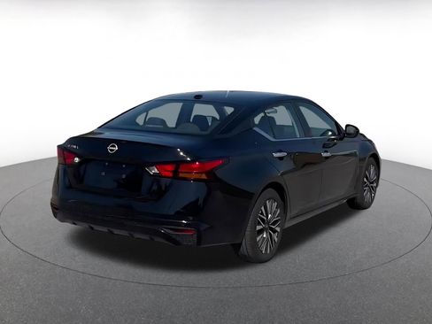 Used 2025 Nissan Altima 2.5 SV image 15
